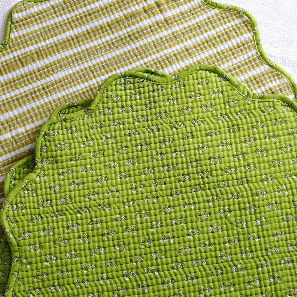 Green Floral Motif Placemat with Napkins (Set of 6)