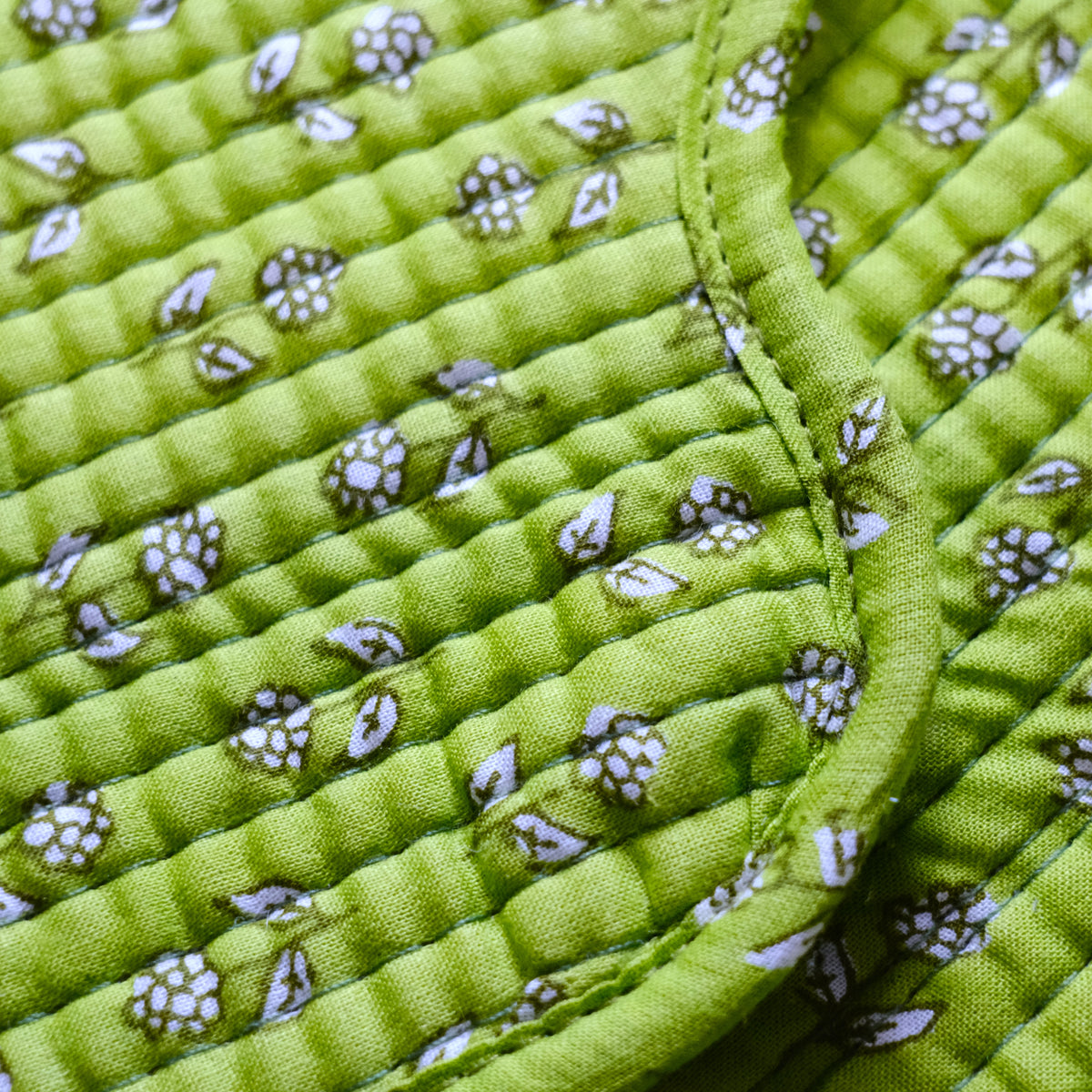 Green Floral Motif Placemat with Napkins (Set of 6)
