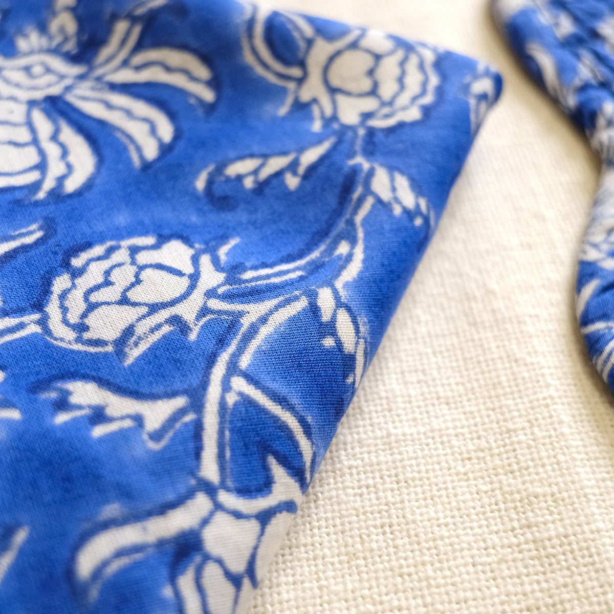Royal Blue Floral Placemat with Napkins (Set of 6)