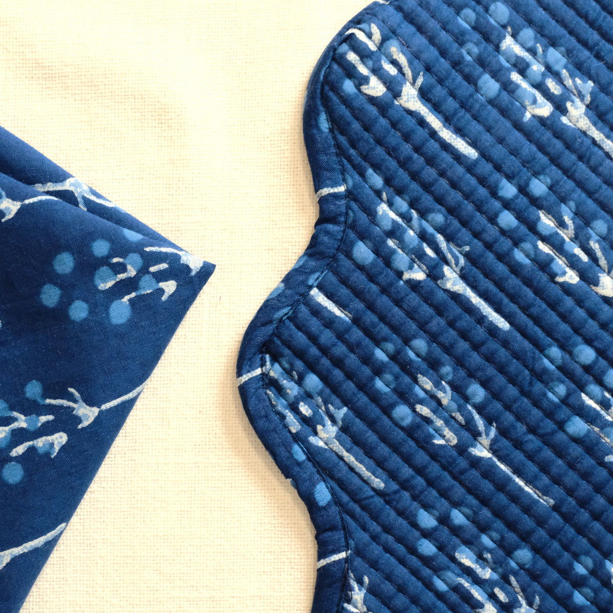 Navy Tree Motif Placemat with Napkins (Set of 6)