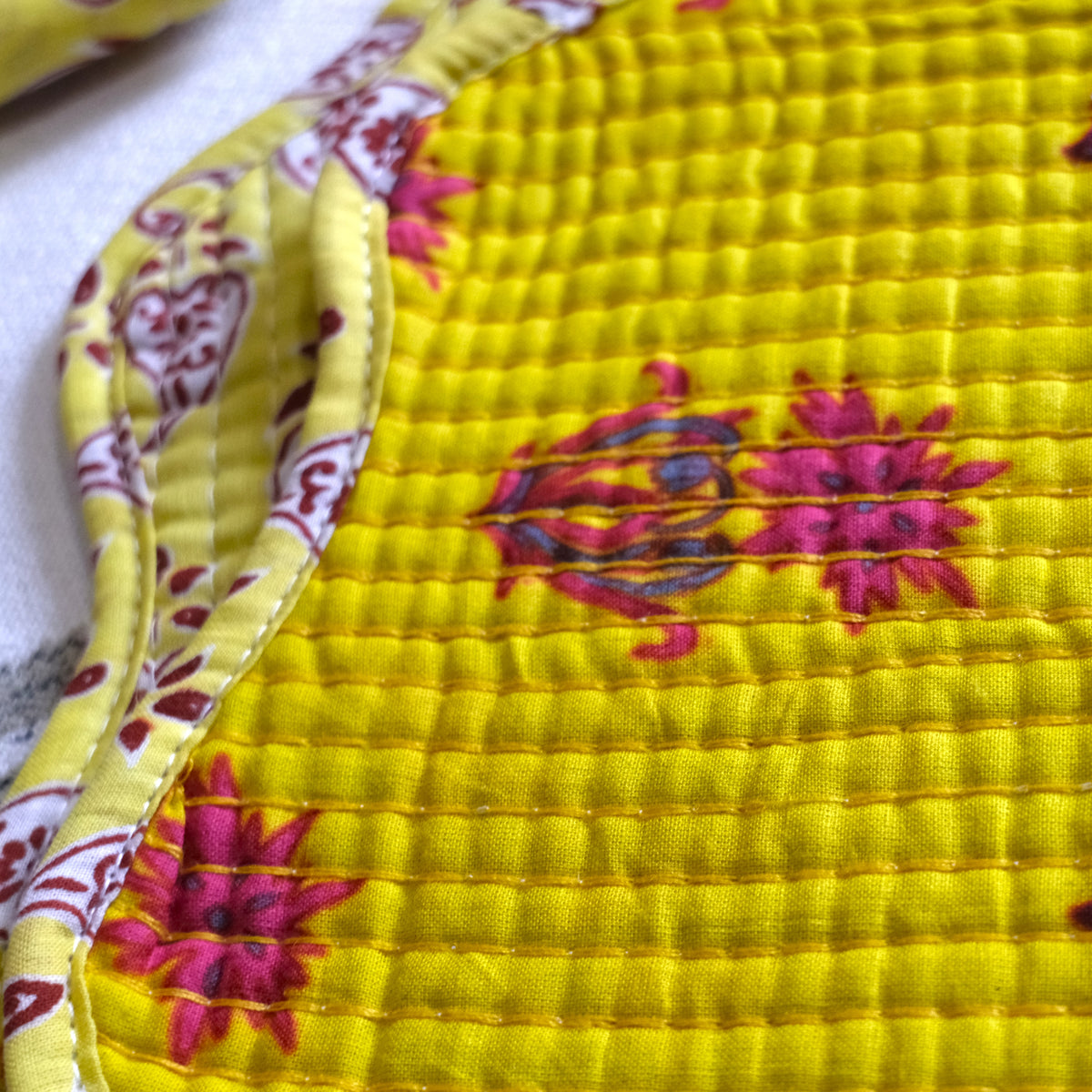Yellow Paisley Placemat with Napkins (Set of 6)